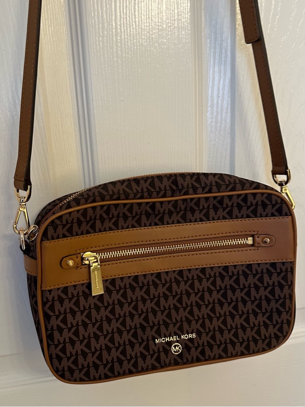Michael Kors Crossbody Bag - Picture 2 of 13